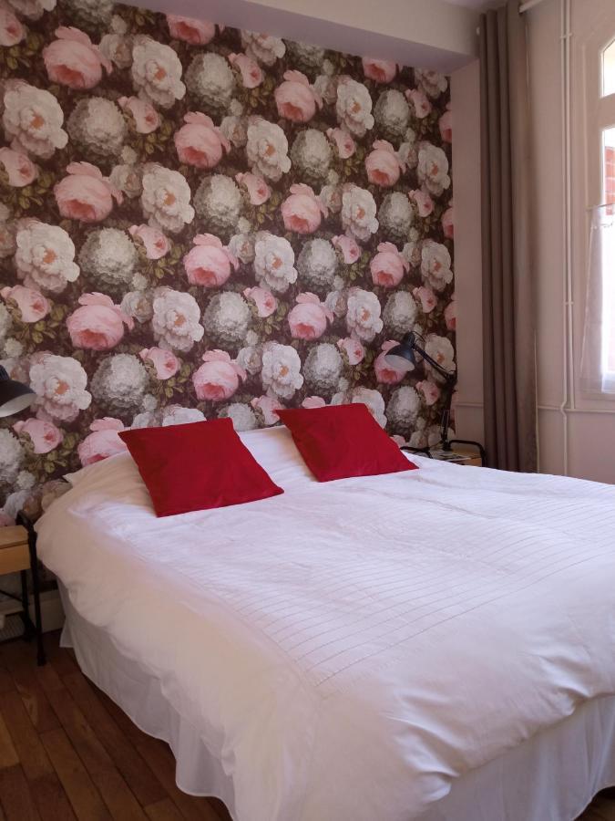 Au Pied Du Beffroi Apartment Arras Exterior foto