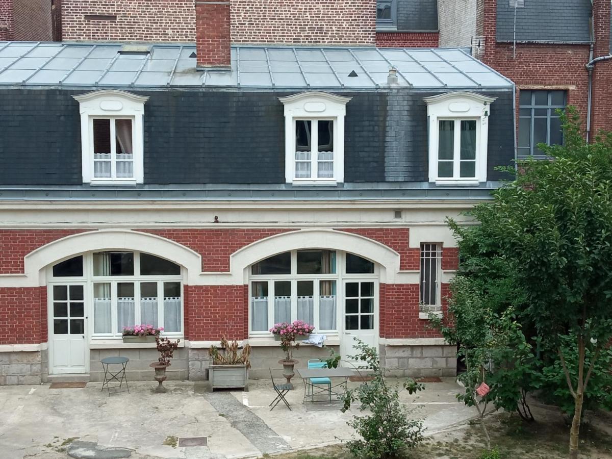 Au Pied Du Beffroi Apartment Arras Exterior foto