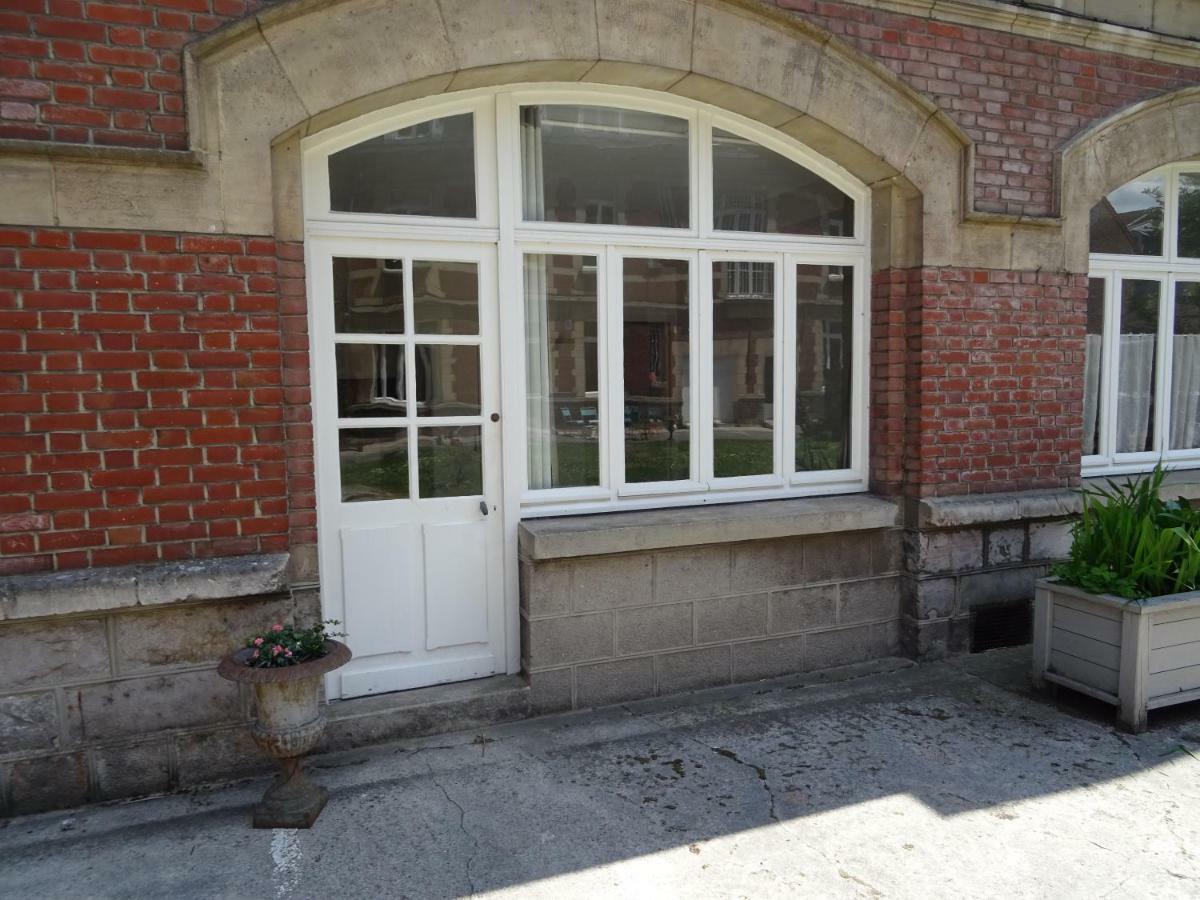 Au Pied Du Beffroi Apartment Arras Exterior foto